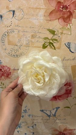 Flower hair tie
