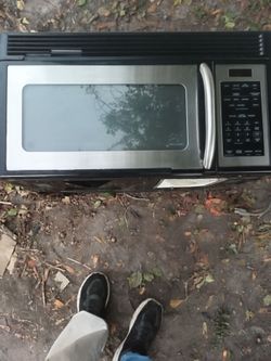 Large spacemaker microwave oven
