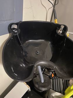 Transferable easy hook up Shampoo bowl
