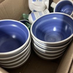 Dinnerware Set— Vajilla De Platos 