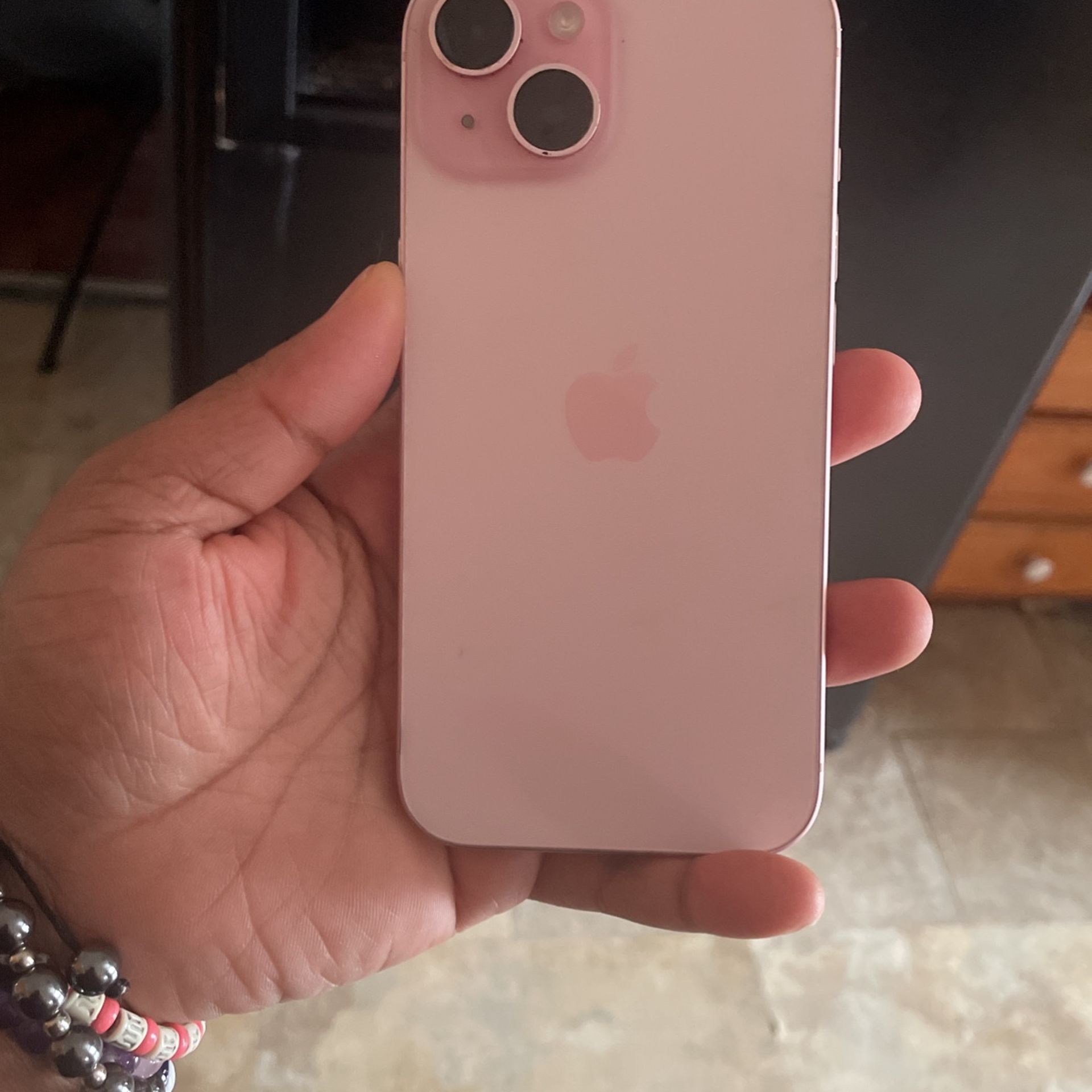 I Phone 15 $550 Electronics & Media