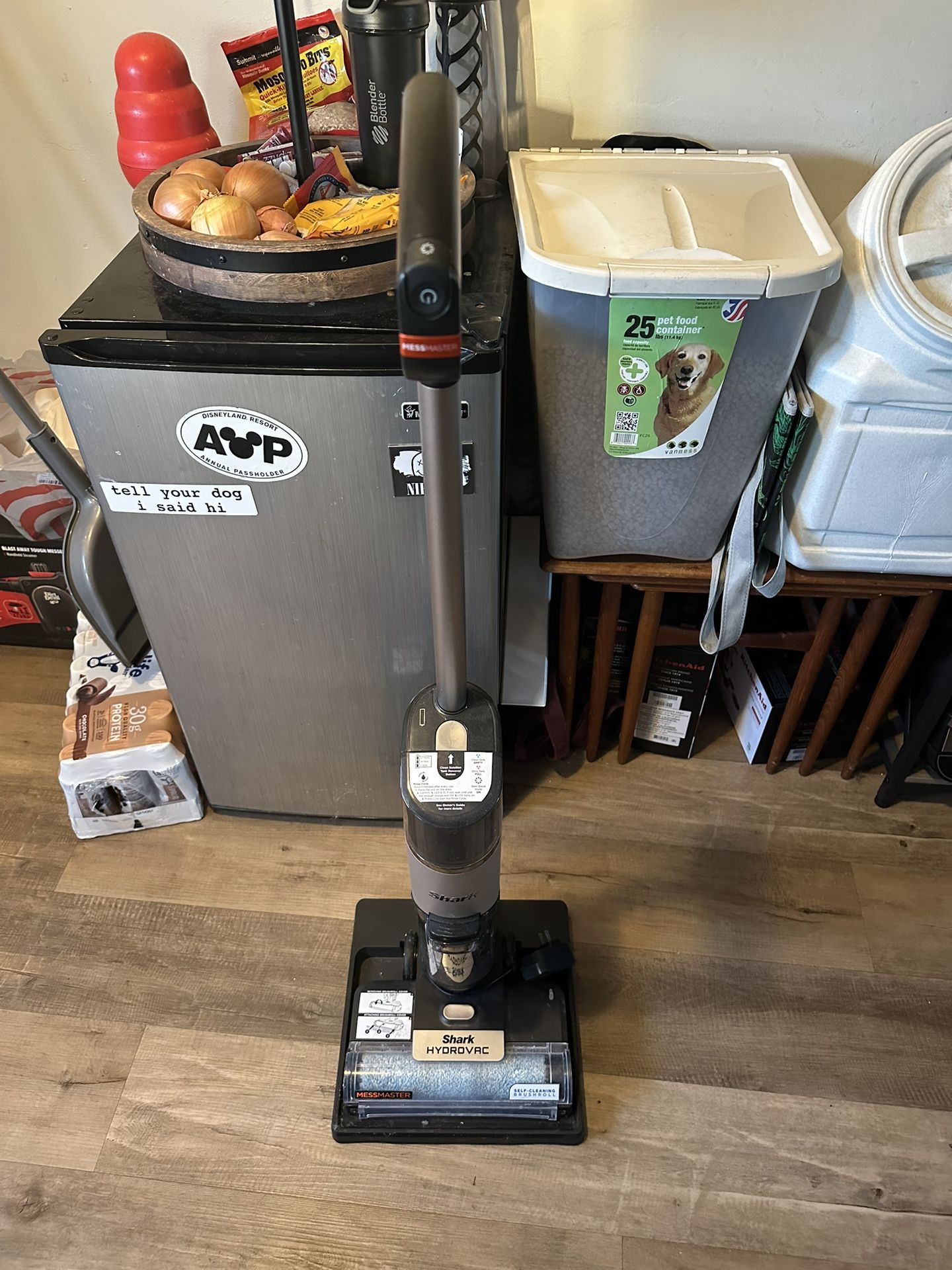 Shark Hydrovac (vacum-mop-self Cleaning)