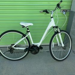 Schwinn  2 Voyageur Women's Bike Médium Frame