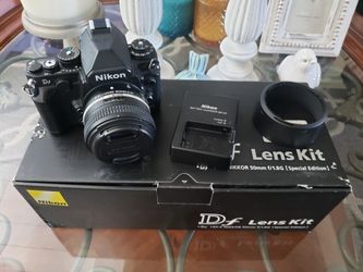 Nikon DF Lens Kit With Accessories