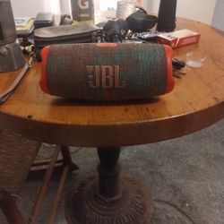 JBL. Bluetooth Speaker Charger5