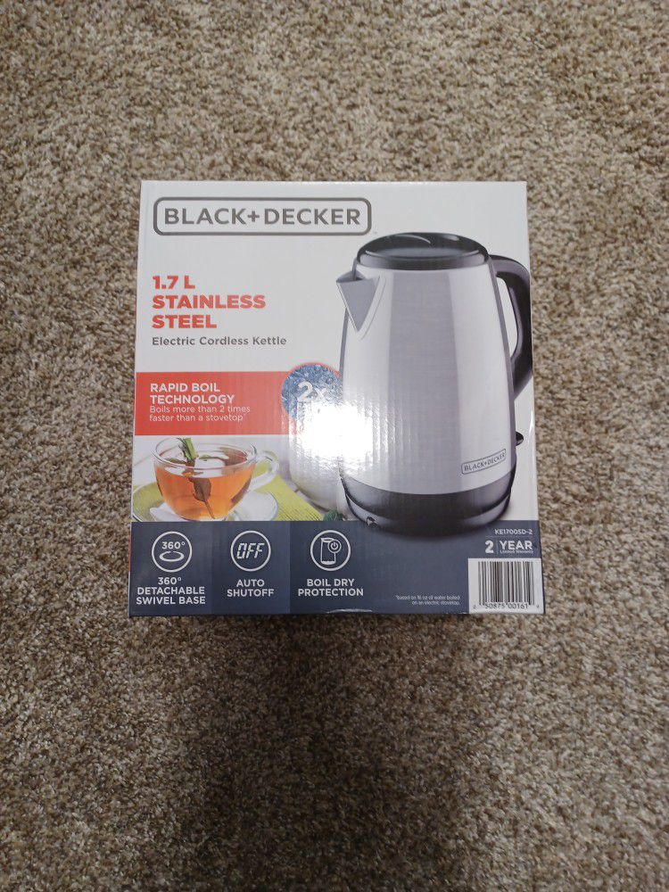 Brand New Electric Cordless Kettle.  Never Opened