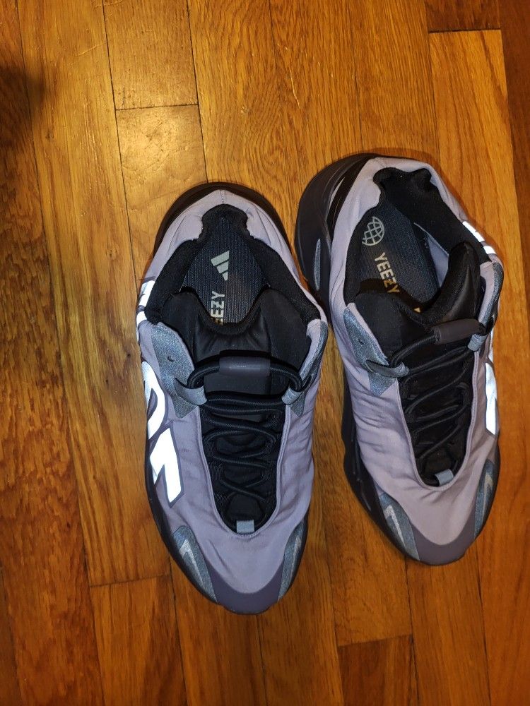 Yeezy 700
