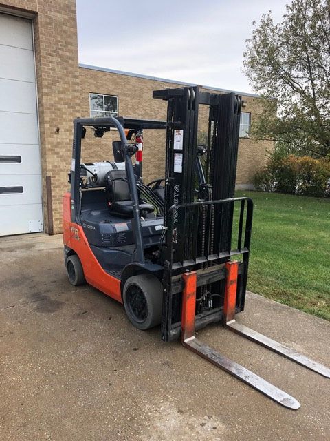 2014 Toyota 8FGCU30 used forklift LOW HOURS