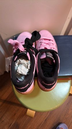Reebok Classic Low-Top Sneakers Pink Black