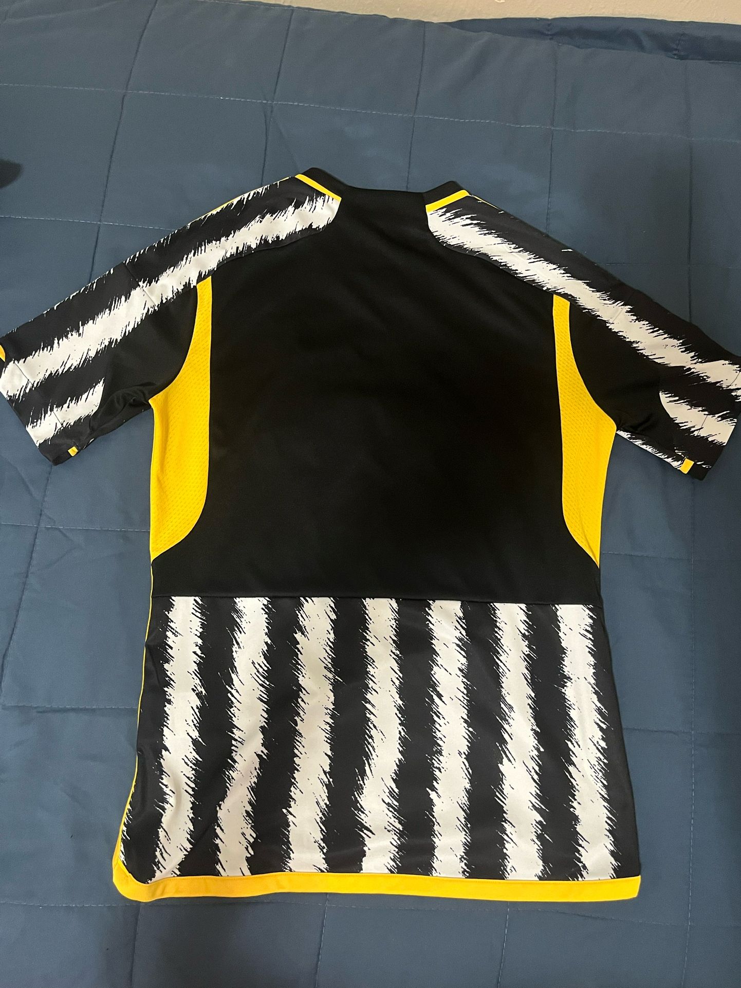 Juventus 23/24 Home Jersey Youth Large