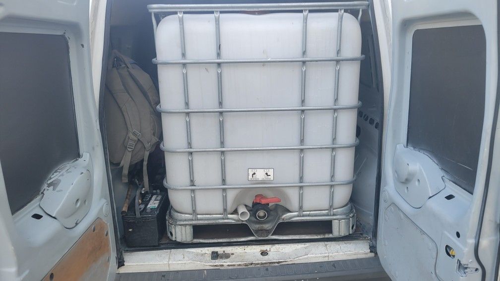 250 Gallon Water Tank 