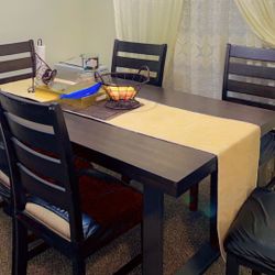 Modern Dark Wood Dining Table with 6 Chairs – Great Condition 