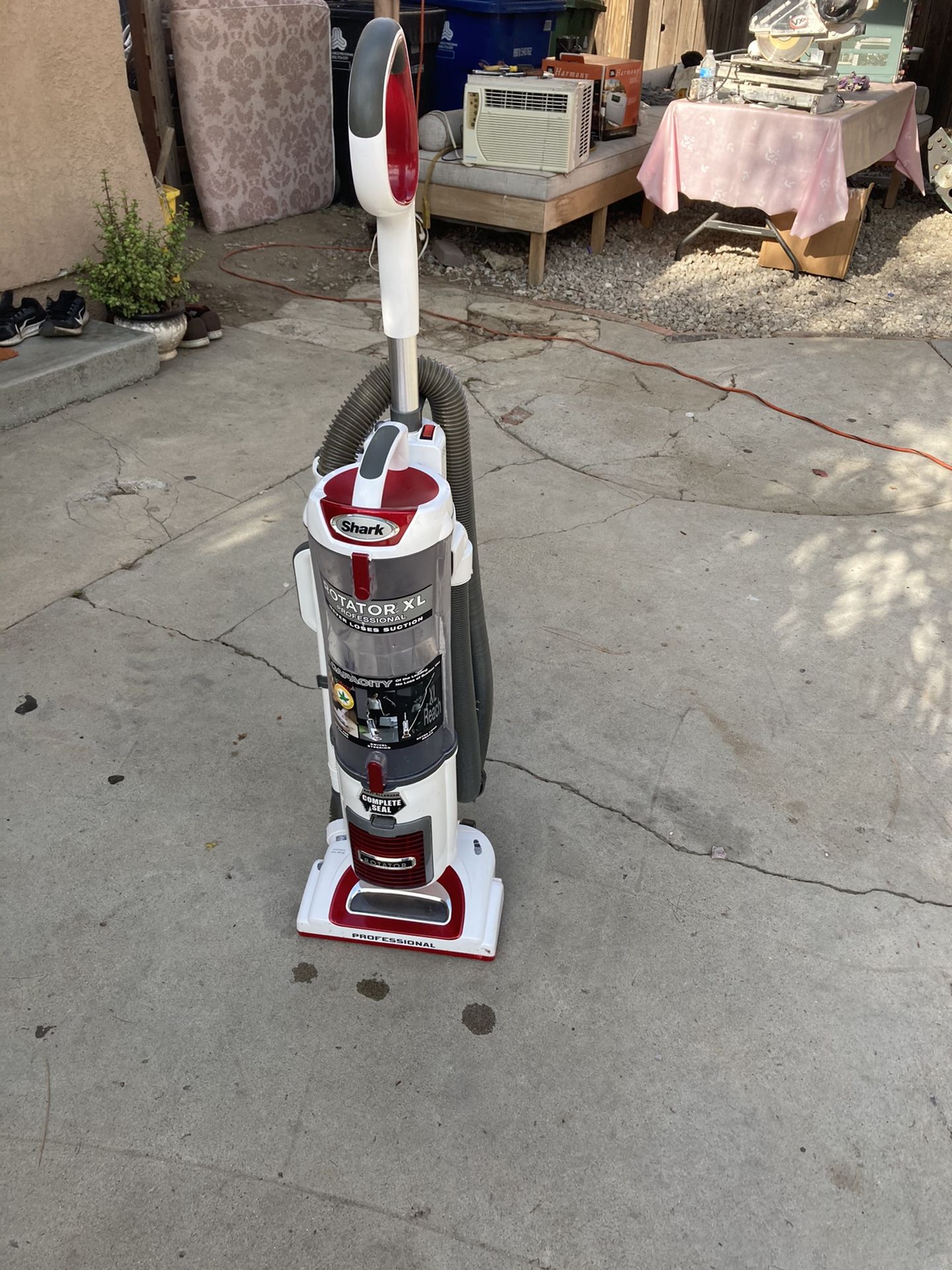 Shark Pro vacuum cleaner great condition works