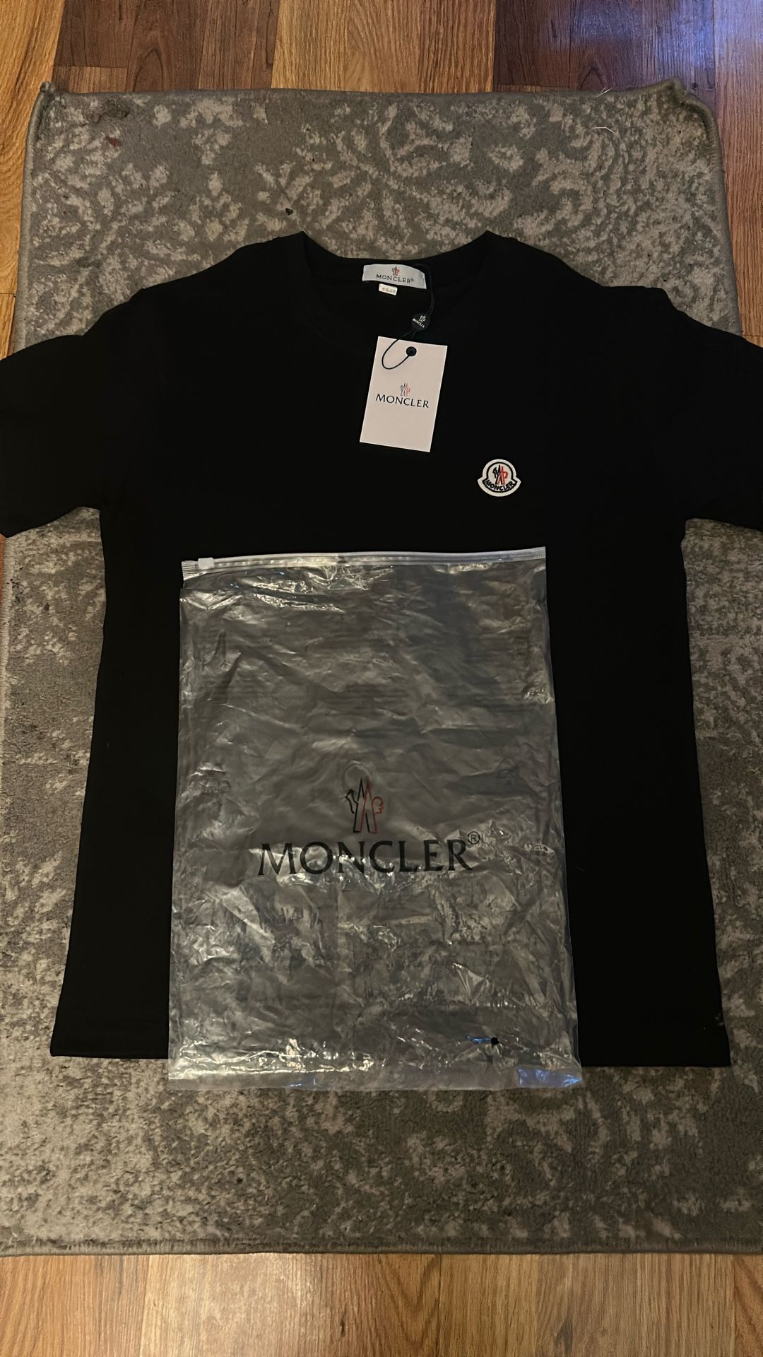 Moncler T-shirt