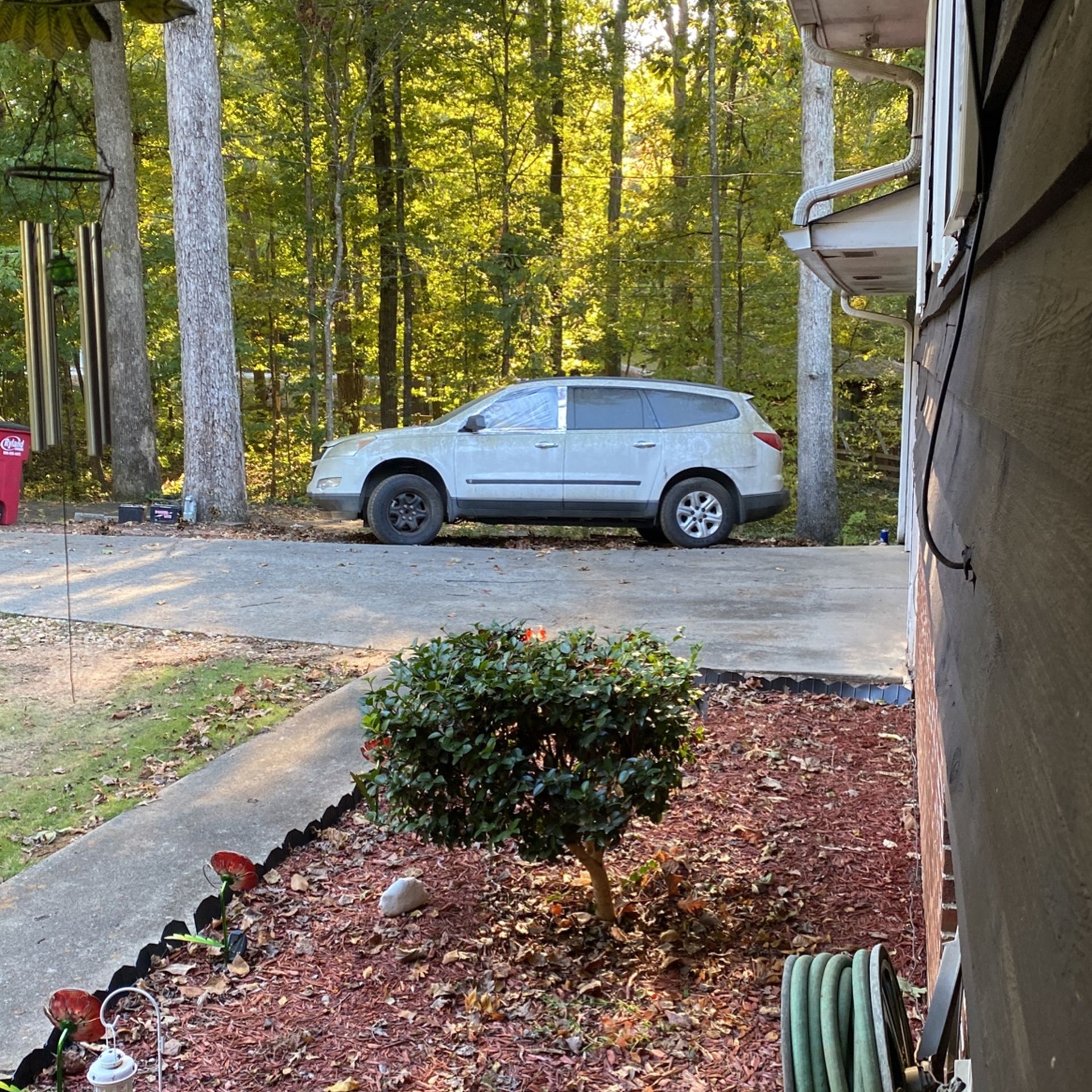 2009 Traverse Parts -Body Like New No Dents , Clean Title