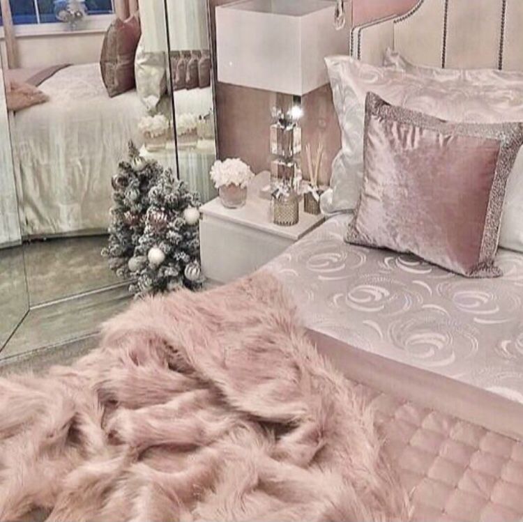 Pink Faux Fur Throw Blanket - Birthday Gift 🎁