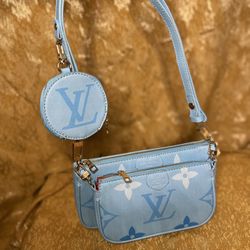 Womens Pouchette