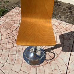 Swivel Adjustable Chair 