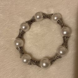 Silver And Pearl Stretch Bracelet 