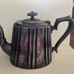 Sheffield Silver plate Made In England Tea Pot