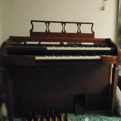 Baldwin Organ