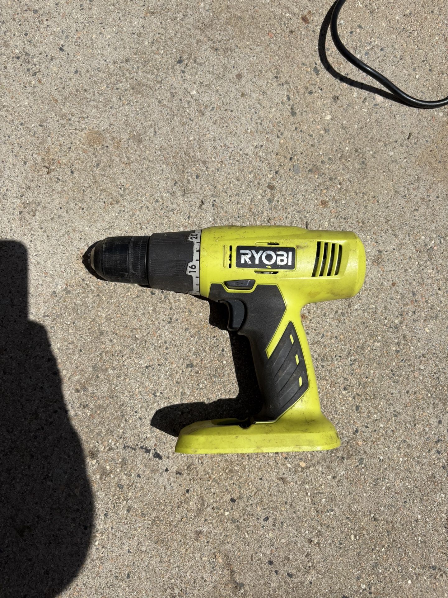Ryobi Drill 18V Needs Battery, Drill $10