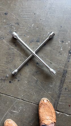 Lug Wrench