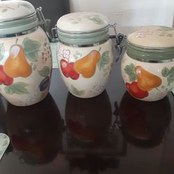 Frascos De Porcelana  3x30 Dólares 