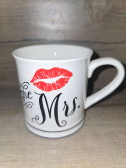 THE MRS CUP WITH LIPS