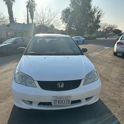 2004 White Honda Civic 