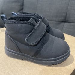 Cat&Jack Boys Boots Size 6