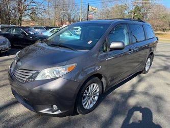 2017 Toyota Sienna XLE Premium 8-Passen