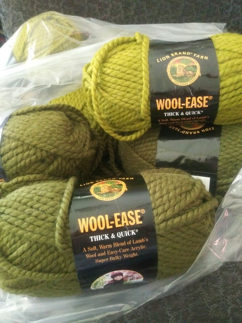 Lion Brand WOOL-EASE Thick &Quick