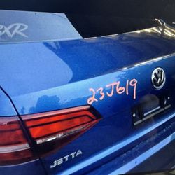 2017 Volkswagen Jetta Car For Parts  Only 