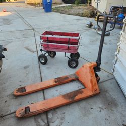 Pallet Jacks 