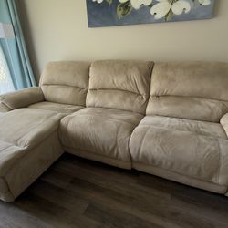 Cindy Crawford Mckenzie Reclining Sofa With Chase