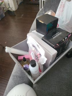 Nail Kit Used 1 Time