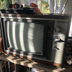 Vintage TV - Mitsubishi MGA (Color)