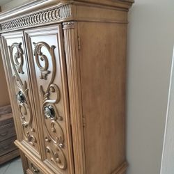6 Ft Plus Tall ..     Entertainment Center