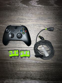 Xbox series x wireless controller with rechargeable battery packs