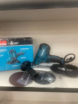 Makita 4.2Amp 5in. Corded Lightweight Compact Disc Sander