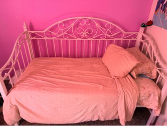 Girls Day Bed