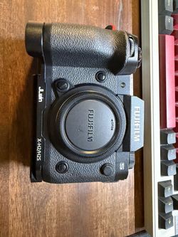 Fuji XH2S + Lens