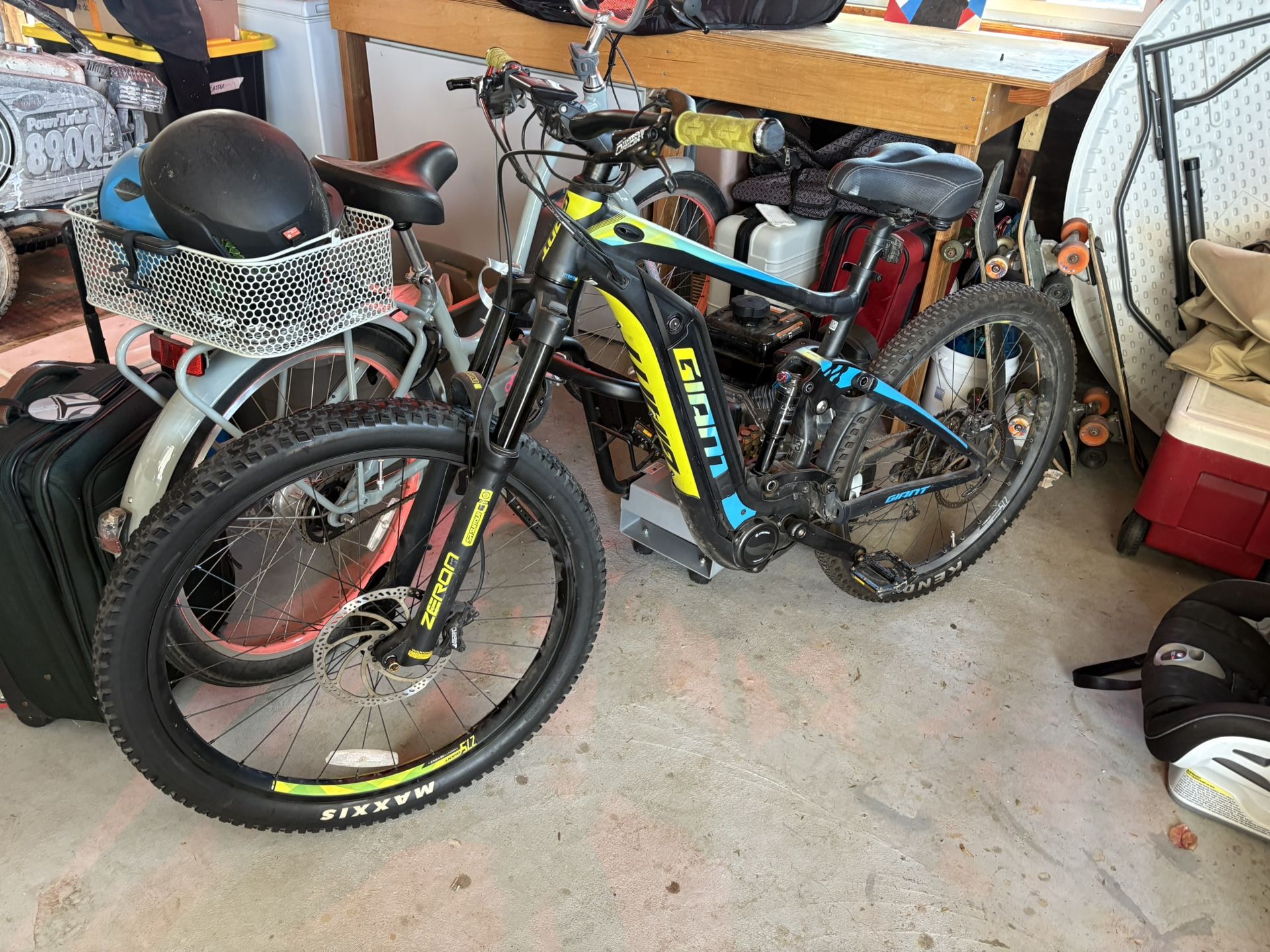 Giant Electric Mountain Bike 