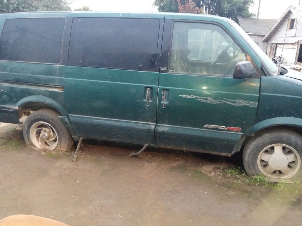 1998 Chevrolet Astro Van