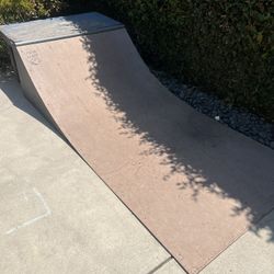 Quarter Pipe And Skate Box 