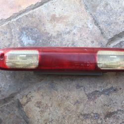chevy silverado  2006  rear cab light