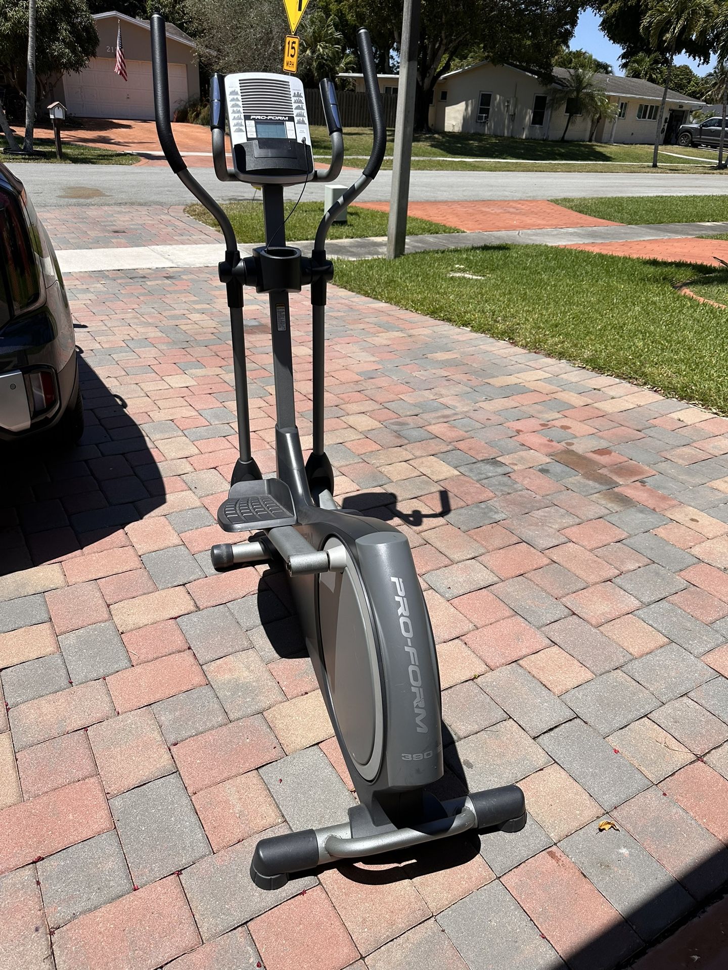 Elliptical Proform 380 Station