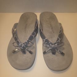 Vionic Womens Shoes Size 9 Grey New No Tags 