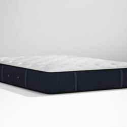King Stearns & Foster Estate Mattress – Like New